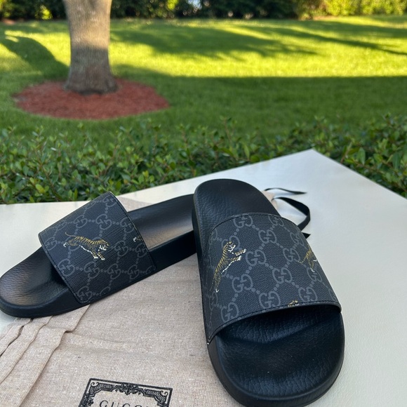 Gucci Tiger 🐅 Print Slip on sandals Men’s size 8 New in Dust Bags - Picture 7 of 8